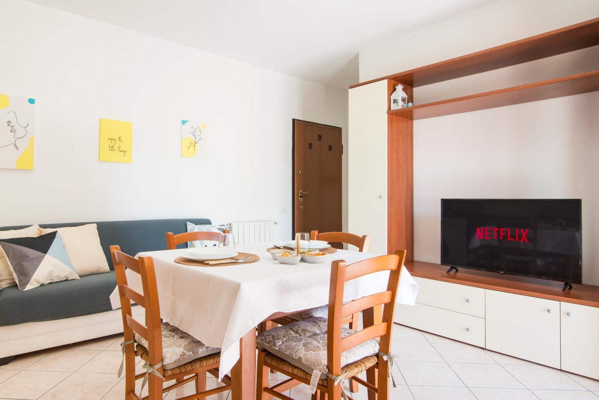 Appartamento [Oristano centro] Parcheggio privato, Wifi+Netflix Esterno foto